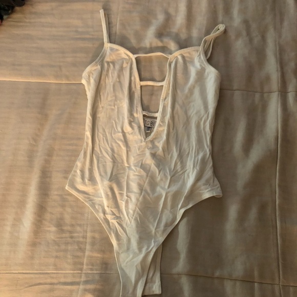 NWOT Tobi Cut Out Bodysuit - Picture 5 of 8